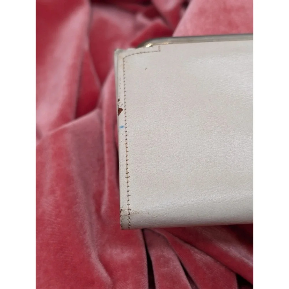 Princess Gardner Off White Cowhide Leather Wallet Red Rose Embroidered Clutch